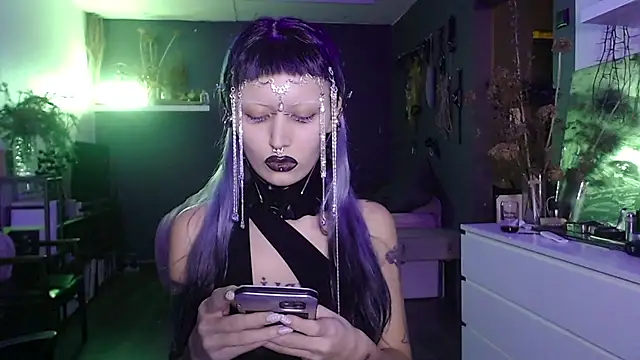 Snapshot of god_x_girl chatting on December 17, 6:53 pm god x girl online show from December 17, 6:53 pm