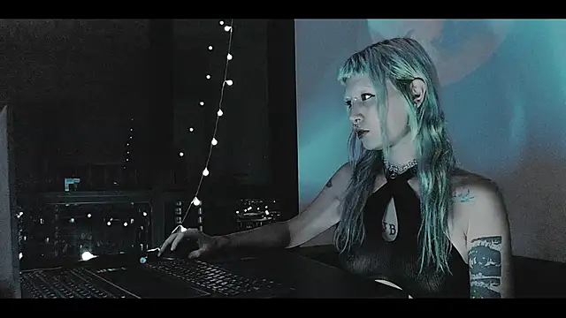 Snapshot of god_x_girl chatting on June 11, 4:49 pm god x girl online show from June 11, 4:49 pm