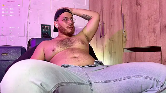 Snapshot of anotherbigboy_ chatting on June 29, 12:49 pm anotherbigboy online show from June 29, 12:49 pm