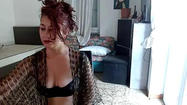 Snapshot of danasantoreal chatting on July 25, 7:39 am danasantoreal online show from July 25, 7:39 am