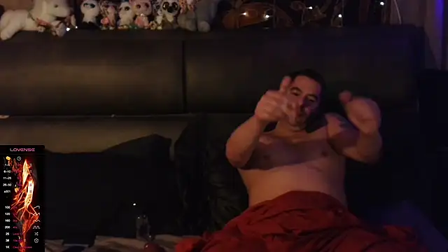 Snapshot of Hard_to_Handlexxx chatting on January 31, 11:24 pm Hard to Handlexxx online show from January 31, 11:24 pm