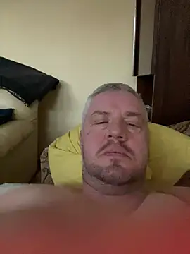 Snapshot of Evolite123 chatting on March 8, 5:59 am Evolite123 online show from March 8, 5:59 am