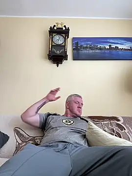 Snapshot of Evolite123 chatting on March 10, 12:15 pm Evolite123 online show from March 10, 12:15 pm