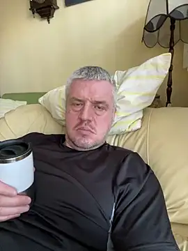 Snapshot of Evolite123 chatting on March 16, 7:26 am Evolite123 online show from March 16, 7:26 am