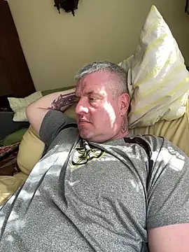 Snapshot of Evolite123 chatting on March 19, 12:01 pm Evolite123 online show from March 19, 12:01 pm