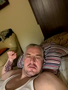 Snapshot of Evolite123 chatting on November 15, 9:11 pm Evolite123 online show from November 15, 9:11 pm