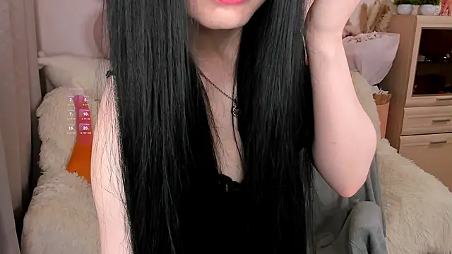 LisaMooore online show from February 1, 7:45 pm