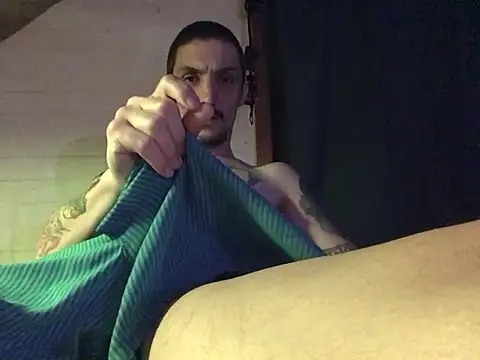 Snapshot of jabo870 chatting on January 5, 12:52 am jabo870 online show from January 5, 12:52 am