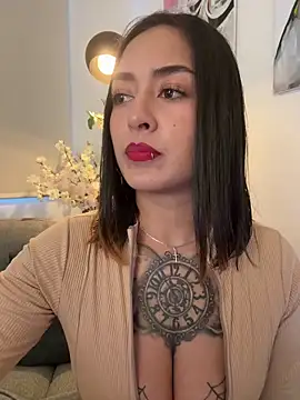 Snapshot of Rae_Lil_White chatting on January 16, 10:36 pm Rae Lil White online show from January 16, 10:36 pm