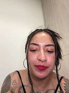 Snapshot of Rae_Lil_White chatting on February 3, 2:53 am Rae Lil White online show from February 3, 2:53 am