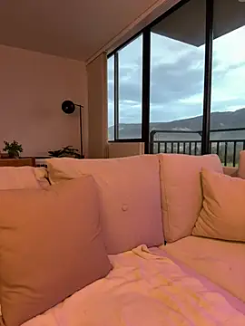 Snapshot of Rae_Lil_White chatting on February 16, 11:12 pm Rae Lil White online show from February 16, 11:12 pm