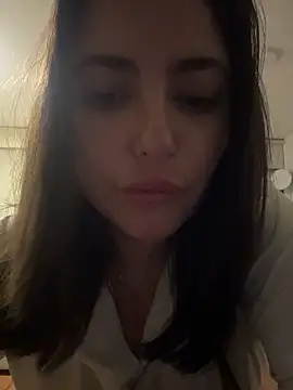 Snapshot of sukhakunis1 chatting on May 2, 11:32 pm sukhakunis1 online show from May 2, 11:32 pm