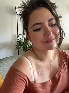 Snapshot of sukhakunis1 chatting on May 28, 3:42 pm sukhakunis1 online show from May 28, 3:42 pm