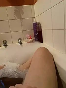 Snapshot of Russell1508 chatting on January 23, 4:37 pm Russell1508 online show from January 23, 4:37 pm