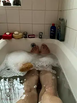 Snapshot of Russell1508 chatting on November 10, 3:11 pm Russell1508 online show from November 10, 3:11 pm