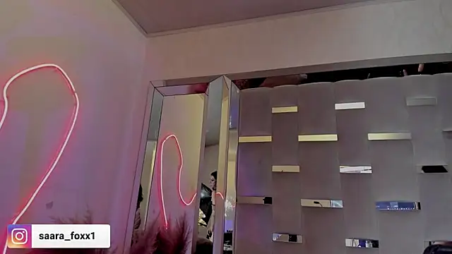 Snapshot of Sara_Foxx1 chatting on May 21, 7:32 pm Sara Foxx1 online show from May 21, 7:32 pm