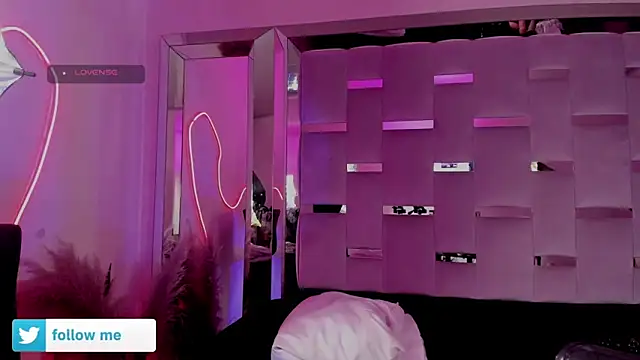 Snapshot of Sara_Foxx1 chatting on June 5, 7:08 pm Sara Foxx1 online show from June 5, 7:08 pm