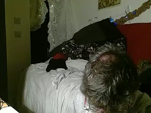 Snapshot of DaddyQuimHot chatting on November 5, 12:10 am DaddyQuimHot online show from November 5, 12:10 am