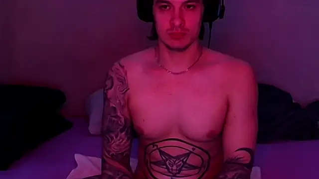 Snapshot of baphomet_from_ice chatting on November 6, 2:12 am baphomet from ice online show from November 6, 2:12 am