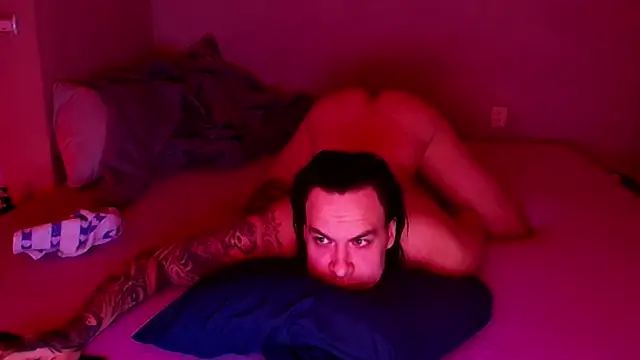 Snapshot of baphomet_from_ice chatting on November 16, 1:00 am baphomet from ice online show from November 16, 1:00 am