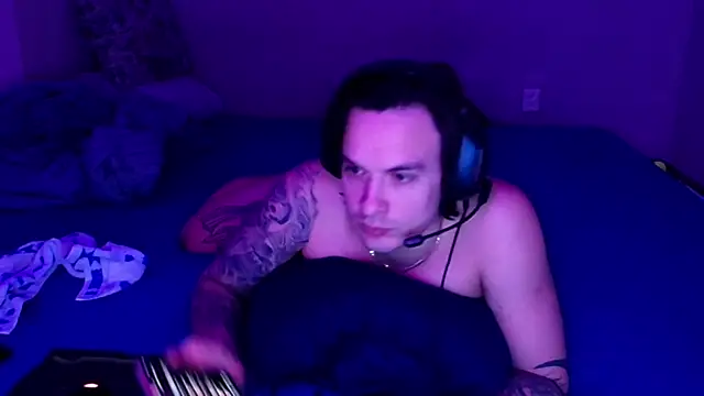 Snapshot of baphomet_from_ice chatting on November 27, 11:56 am baphomet from ice online show from November 27, 11:56 am