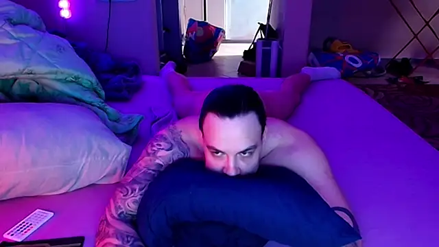 Snapshot of baphomet_from_ice chatting on April 11, 5:23 am baphomet from ice online show from April 11, 5:23 am