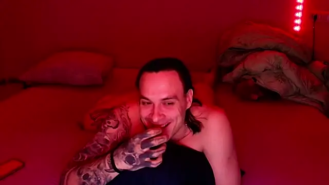 Snapshot of baphomet_from_ice chatting on April 24, 7:05 pm baphomet from ice online show from April 24, 7:05 pm