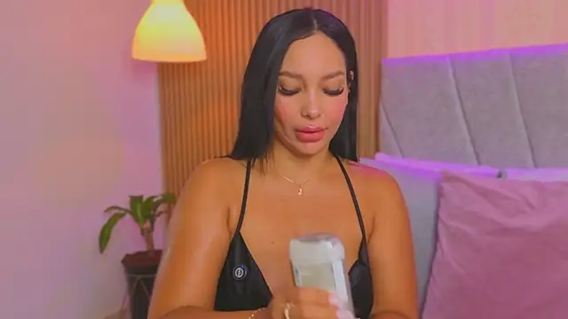 Dakota diaz  online show from February 8, 7:39 pm