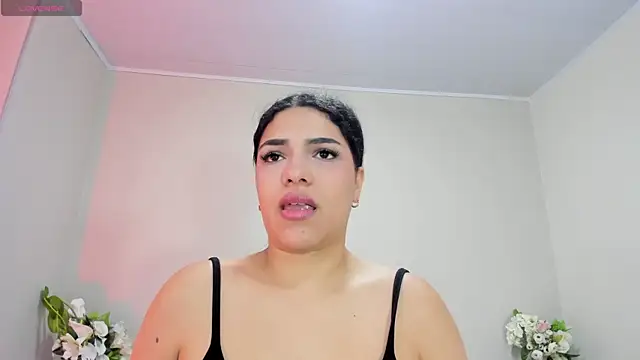 Snapshot of Umarani_ chatting on May 6, 6:24 pm Umarani online show from May 6, 6:24 pm