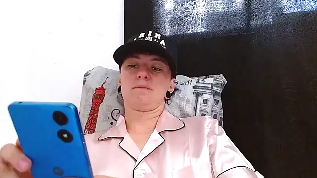 tomboyblue online show from April 27, 1:53 pm
