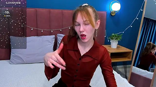 Snapshot of VanillaKelly chatting on February 5, 12:53 am VanillaKelly online show from February 5, 12:53 am