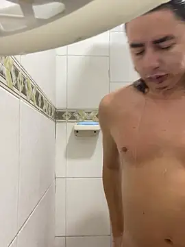 DanielGomez9 online show from January 15, 1:59 pm