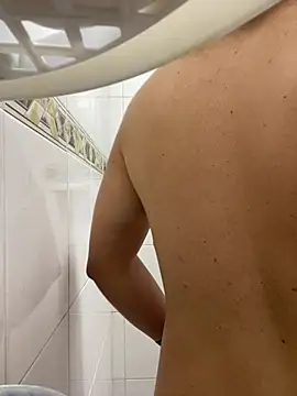 DanielGomez9 online show from April 21, 2:34 pm