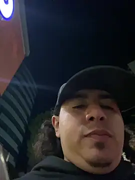 Snapshot of DanielGomez9 chatting on July 22, 3:20 am DanielGomez9 online show from July 22, 3:20 am
