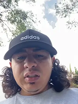 Snapshot of DanielGomez9 chatting on July 25, 2:58 pm DanielGomez9 online show from July 25, 2:58 pm