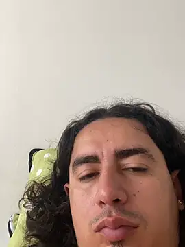 Snapshot of DanielGomez9 chatting on July 26, 4:03 pm DanielGomez9 online show from July 26, 4:03 pm