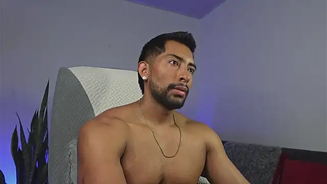 Snapshot of Couple_muscle1 chatting on June 20, 8:55 pm Couple muscle1 online show from June 20, 8:55 pm