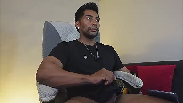 Snapshot of Couple_muscle1 chatting on July 21, 10:45 pm Couple muscle1 online show from July 21, 10:45 pm