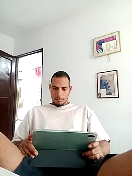 bonehur online show from April 16, 9:26 pm