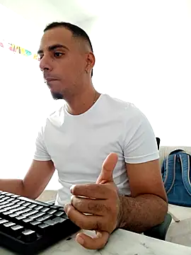 bonehur online show from April 27, 9:13 pm