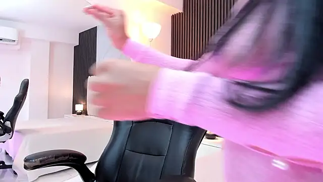 Snapshot of Madiee_Rhea chatting on February 2, 7:34 pm Madiee Rhea online show from February 2, 7:34 pm