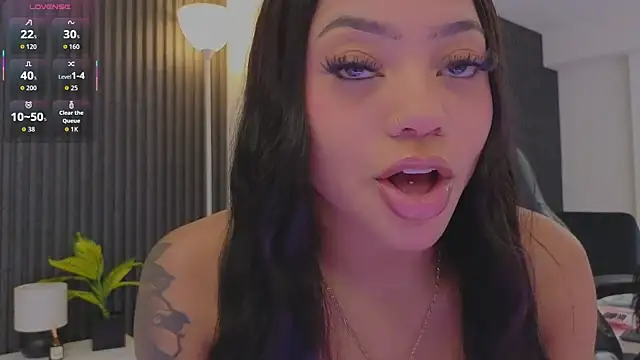 Madiee Rhea online show from April 14, 7:53 pm