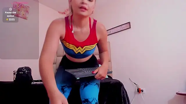 Snapshot of celeste_anderson chatting on December 10, 9:00 pm celeste anderson online show from December 10, 9:00 pm