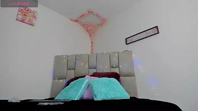 Snapshot of celeste_anderson chatting on December 24, 4:08 pm celeste anderson online show from December 24, 4:08 pm