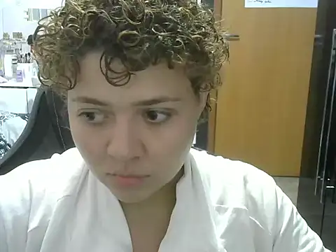 Snapshot of RuthBunny chatting on June 8, 8:09 pm RuthBunny online show from June 8, 8:09 pm