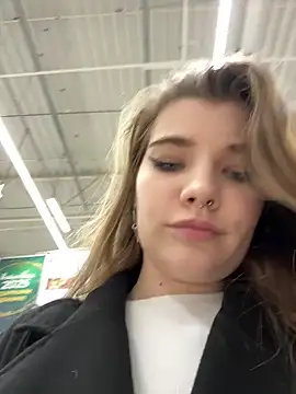 Snapshot of Holy_Tereza chatting on January 4, 3:39 pm Holy Tereza online show from January 4, 3:39 pm