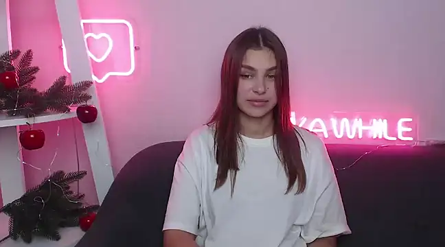 Snapshot of MilanaAngelAs chatting on December 22, 10:49 am MilanaAngelAs online show from December 22, 10:49 am
