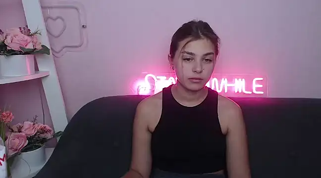 Snapshot of MilanaAngelAs chatting on January 6, 10:57 am MilanaAngelAs online show from January 6, 10:57 am