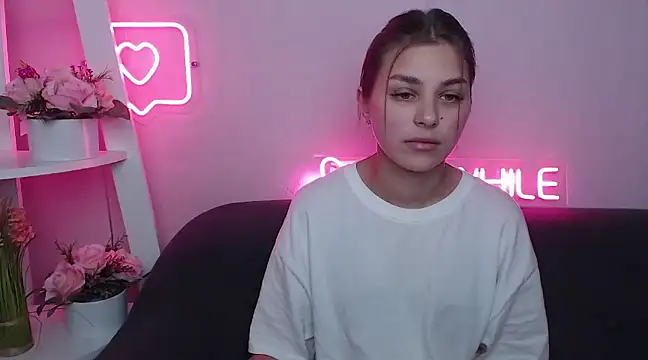 Snapshot of MilanaAngelAs chatting on January 13, 5:44 am MilanaAngelAs online show from January 13, 5:44 am