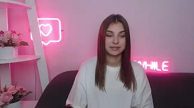 Snapshot of MilanaAngelAs chatting on February 1, 5:39 am MilanaAngelAs online show from February 1, 5:39 am